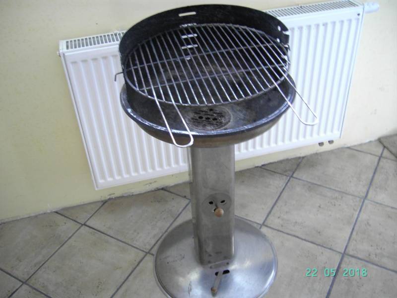 ox_gril-stojacy-ze-stali-nierdzewnej