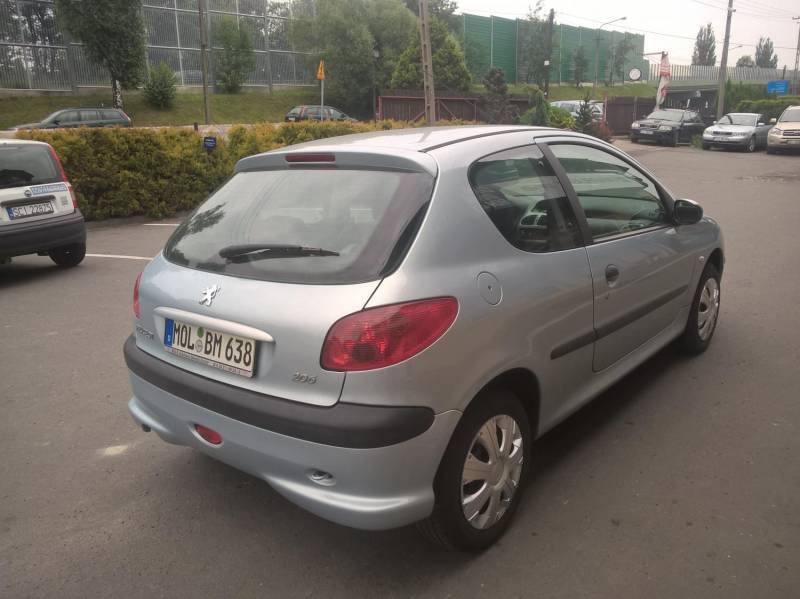 ox_peugeot-206-2005r-14-benzyna