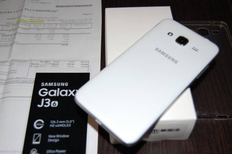 ox_smartfon-galaxy-j3-2017-bialyetuiszklo