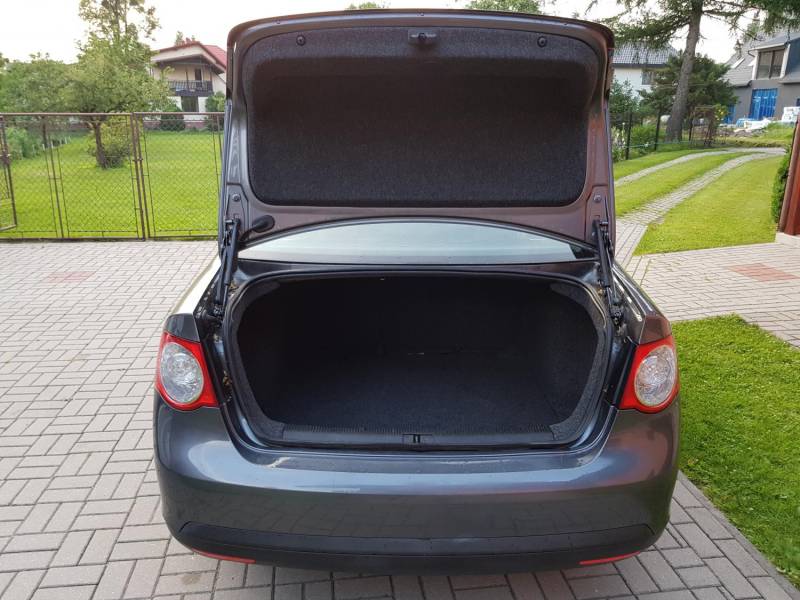 ox_vw-jetta-19-tdi-z-polskiego-salonu-od-kobiety