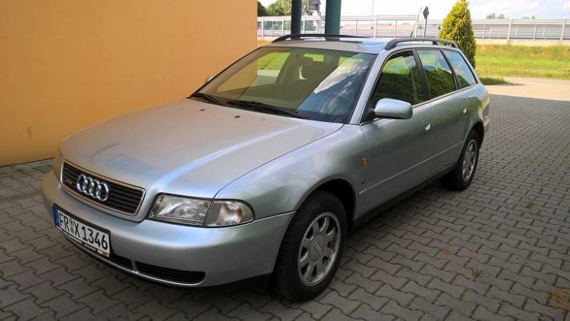 ox_audi-a4quatro1998r24benzsprowadzklimatrstan-bdb208000km