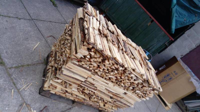 ox_drewno-opalowe-metr-przestrzenny-ukladany-drewna-iglastego-okorki