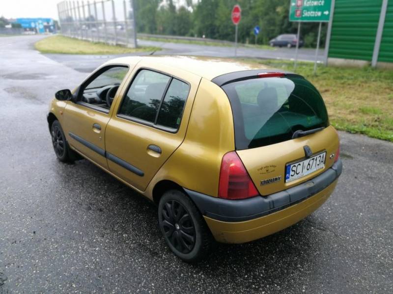 ox_renault-clio-12-benzyba-nowy-przeglad-tanio