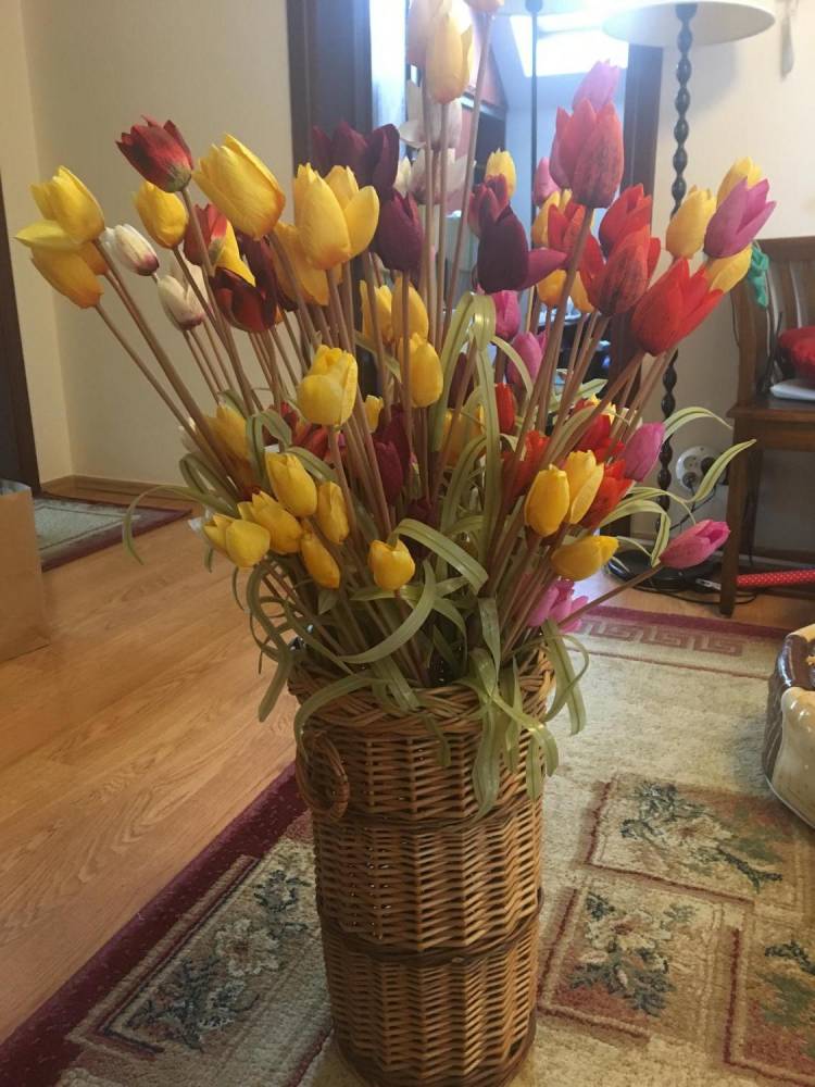 ox_tulipany-w-wiklinowym-koszu-okazja