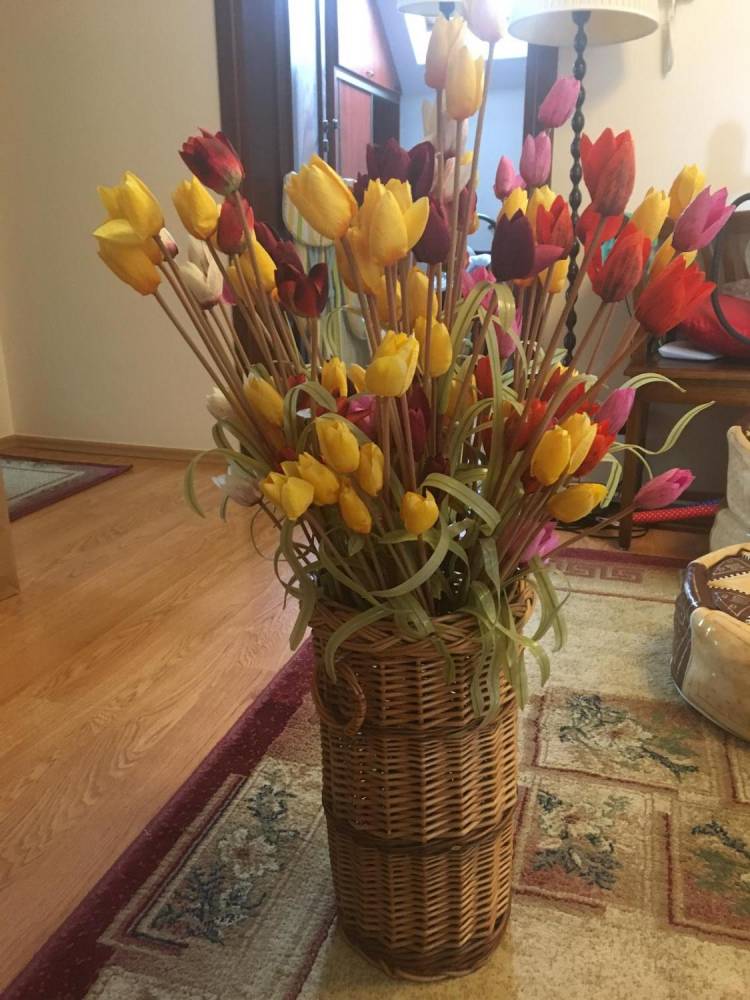 ox_tulipany-w-wiklinowym-koszu-okazja