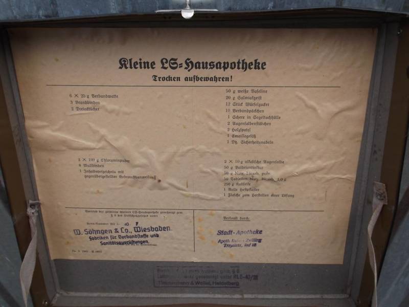 ox_stara-niemiecka-apteczka-lata-40
