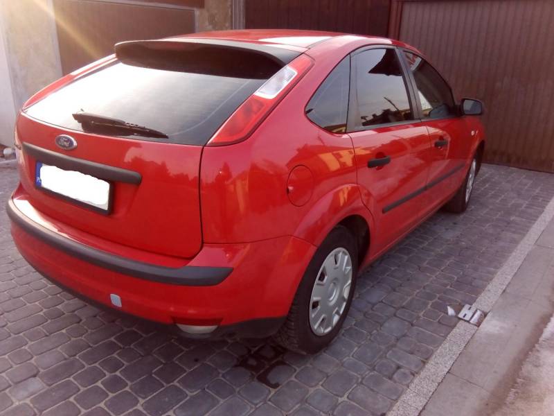 ox_ford-focus-2006-rej-16-benzlpg-krajowy-134-tys-km