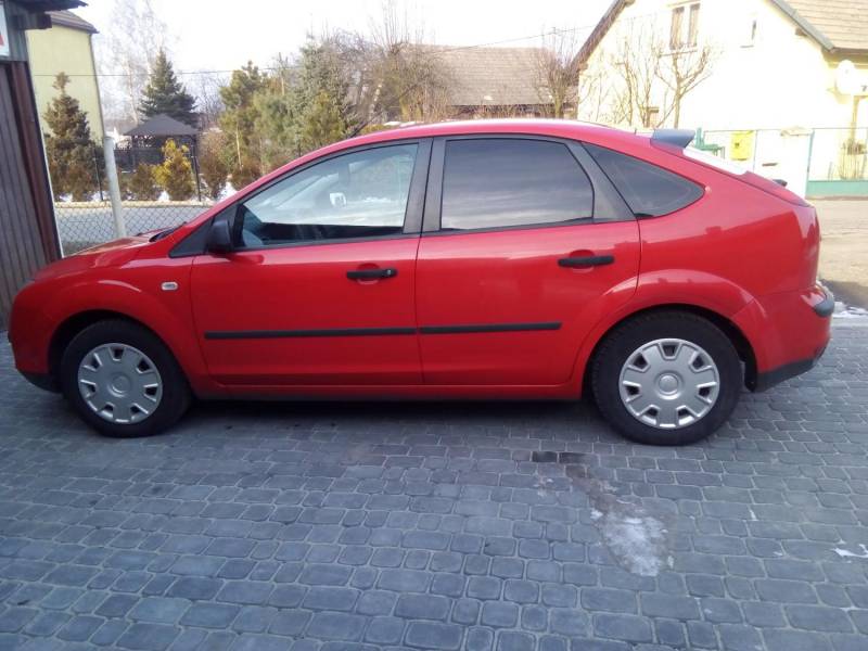 ox_ford-focus-2006-rej-16-benzlpg-krajowy-134-tys-km