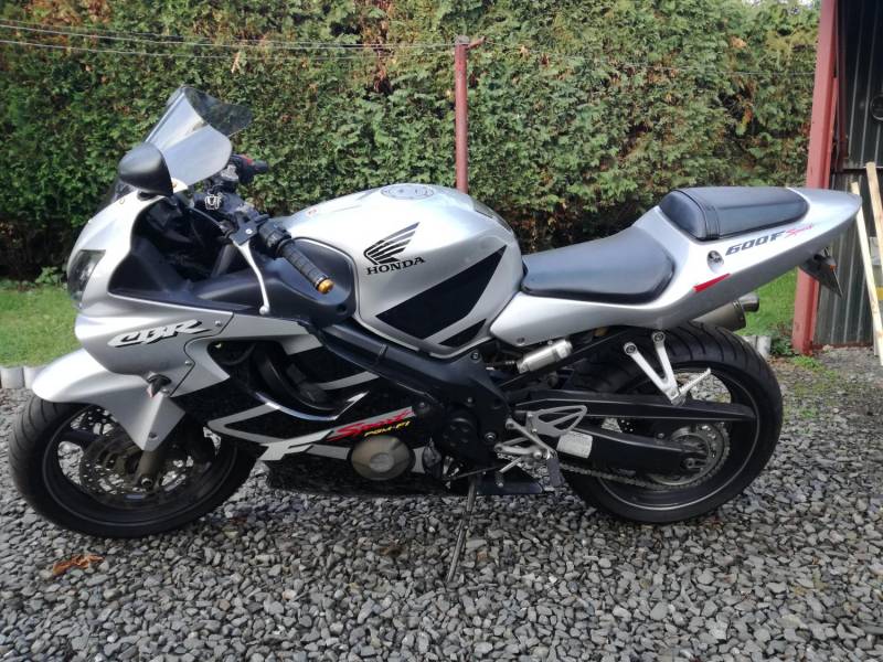 ox_honda-cbr-600-f4i-sport