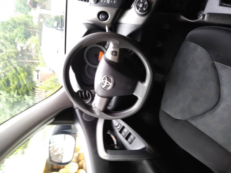 ox_sprzedam-toyota-rav4-iii-2011r