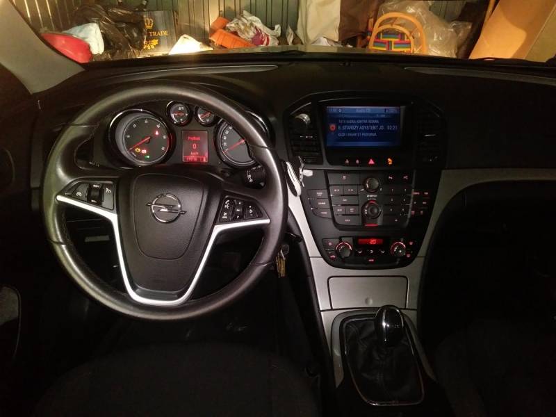 ox_opel-insignia-2010r-gratis-belki-pod-bagaznik