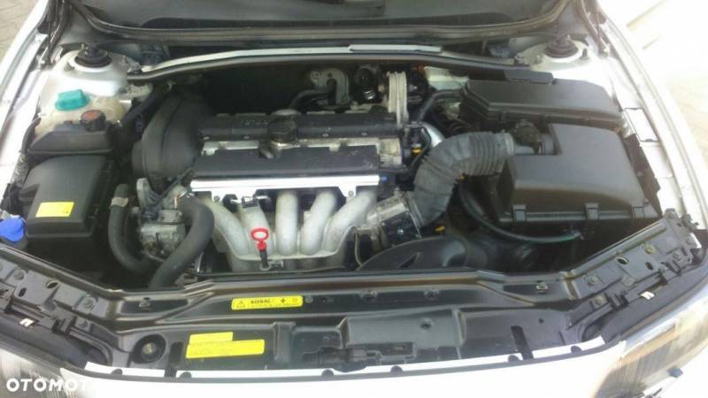 ox_volvo-v70-24-benzyna-2002rok-przeb-230tyskm