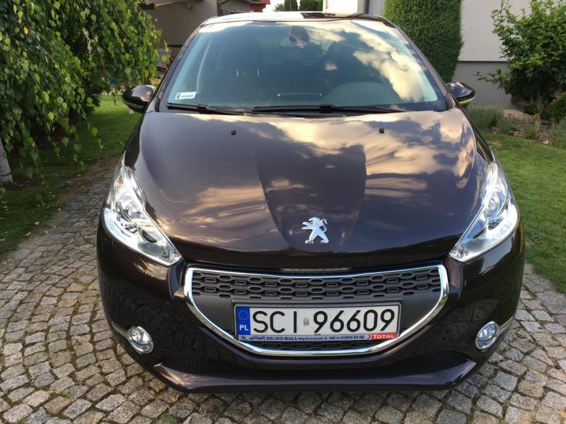 ox_peugeot-208-allure-2013-benzyna-12-82-km