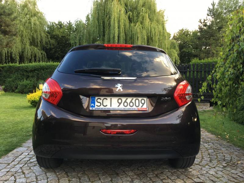 ox_peugeot-208-allure-2013-benzyna-12-82-km