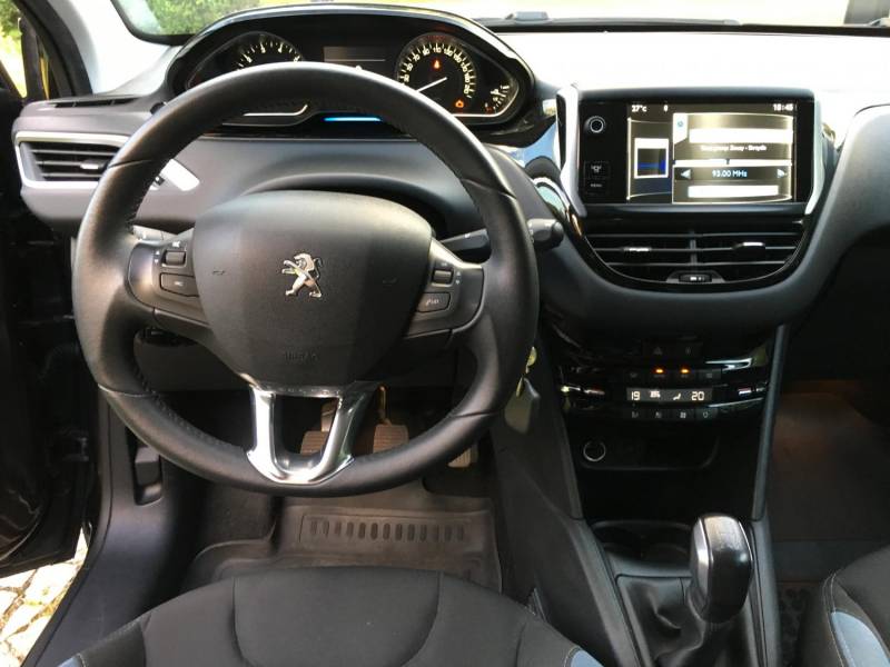 ox_peugeot-208-allure-2013-benzyna-12-82-km
