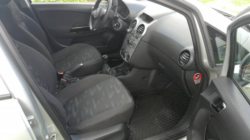 ox_opel-corsa-krajowy-12-benzgaz-klimatyzacja-nowe-opony-olej-filtry