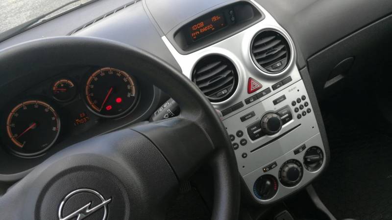 ox_opel-corsa-krajowy-12-benzgaz-klimatyzacja-nowe-opony-olej-filtry