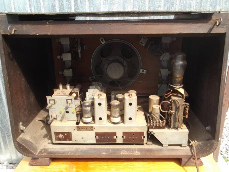 ox_radio-tesla-maj-lata-50