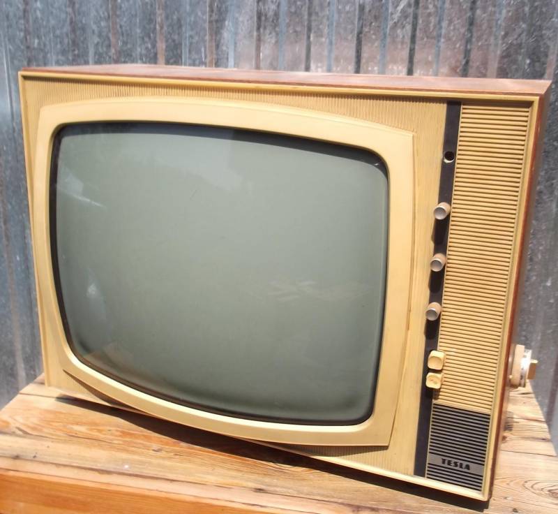 ox_stare-telewizory-tesla