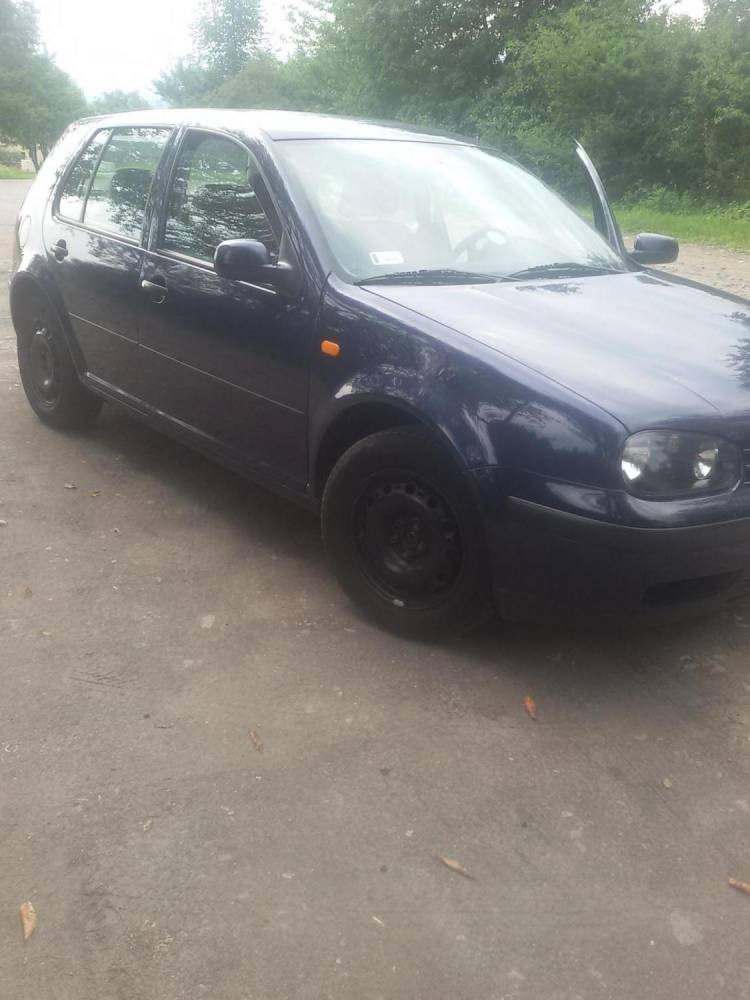 ox_vw-golf-iv-16-benzyna-klima-5-drzwi