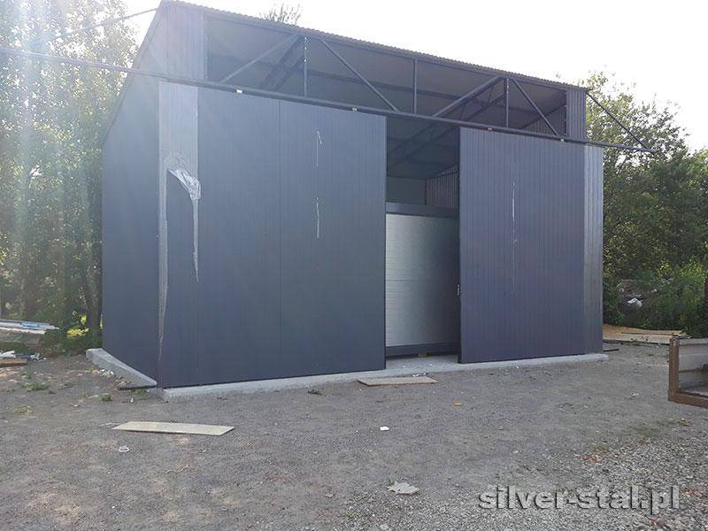 ox_wiata-blaszana-garaz-8x5-bramy-przesuwne-mocna-konstrukcja