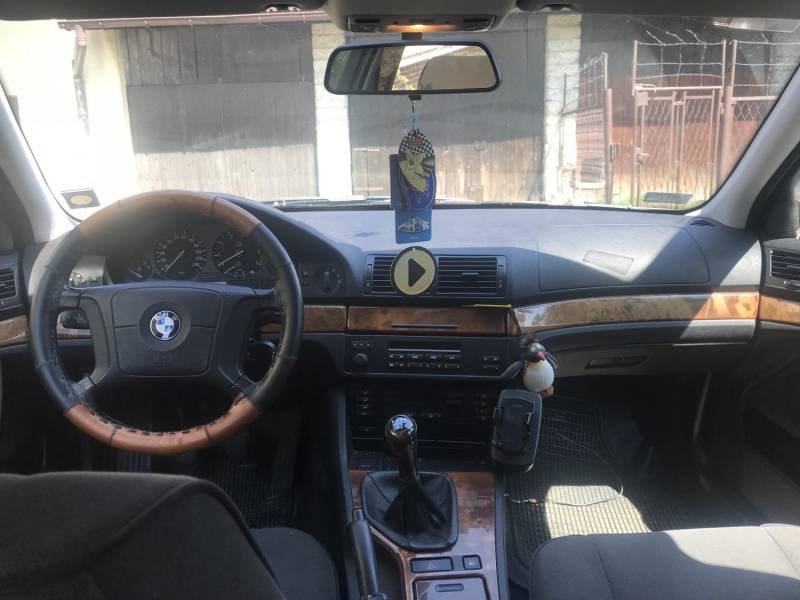 ox_bmw-e39-520i