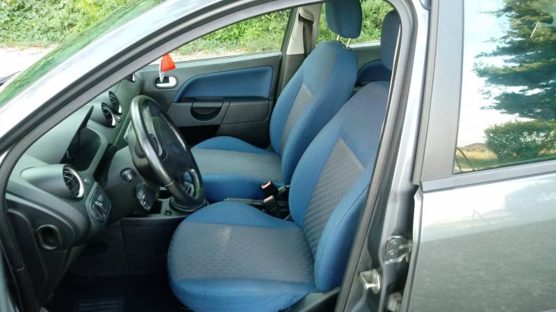 ox_ford-fiesta-2004-r-13-benzyna-klimatyzacja-wspomaganie-5-drzw