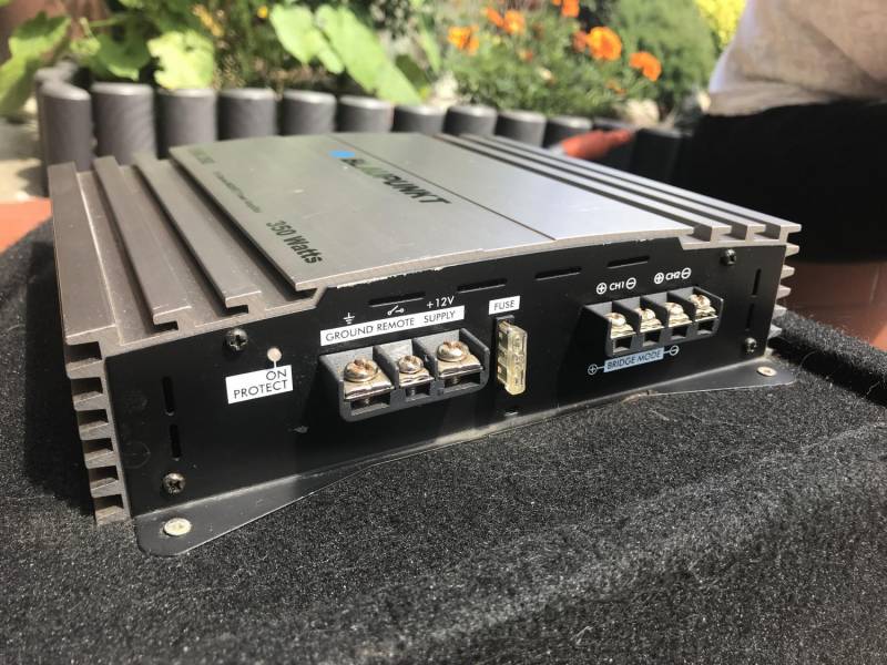 ox_blaupunkt-subwoofer-wzmaczniacz