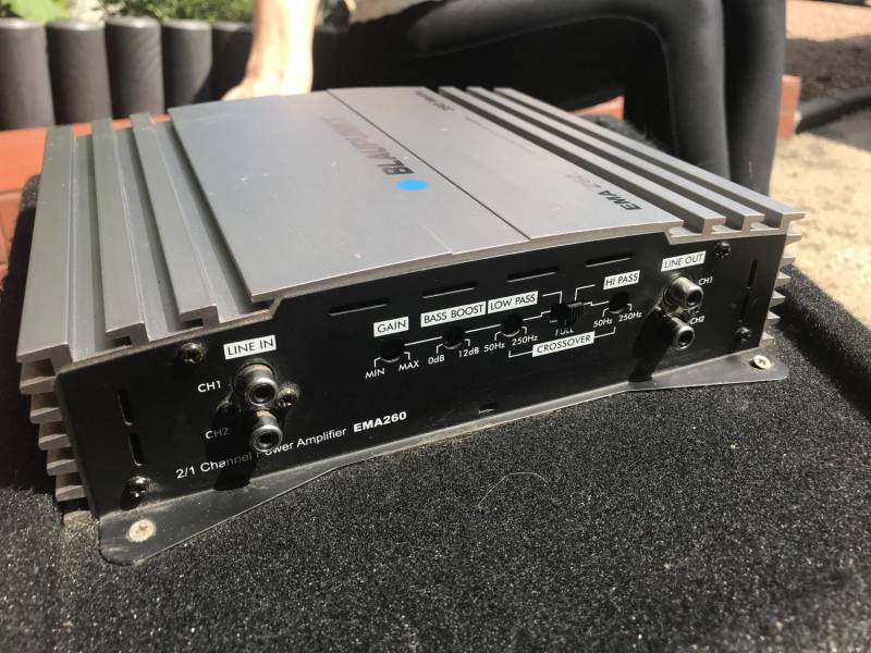 ox_blaupunkt-subwoofer-wzmaczniacz