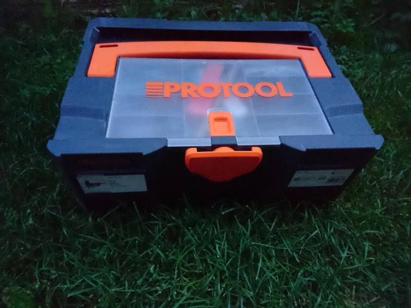 ox_sprzedam-wyrzynarke-protool-jsp120e