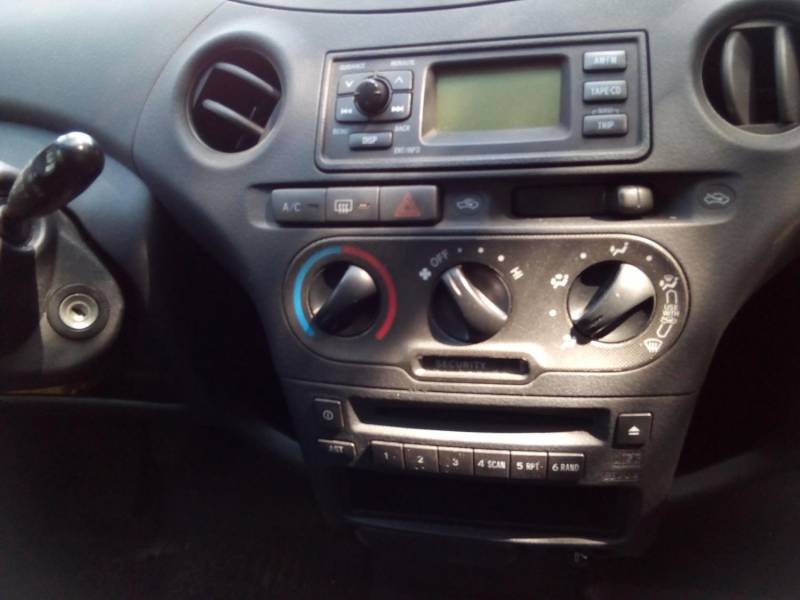 ox_toyota-yaris-2005-r-lift-13-87km-klimatyzacja-przebieg-88-tys-km