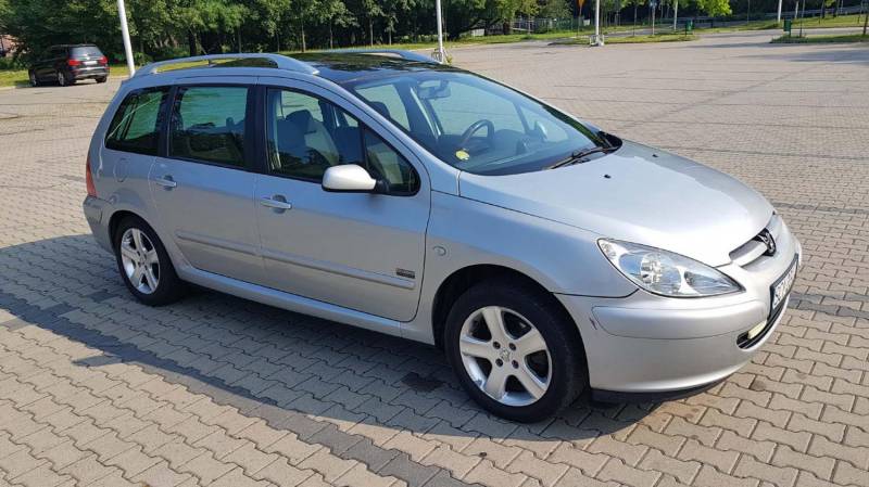 ox_peugeot-307-sw20-hdi90km2005panoramanaviklimaaut