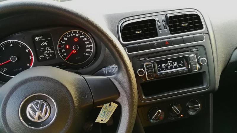 ox_volkswagen-polo-benzyna-14-86km-klima-4xel-szyby-serwis-2010r