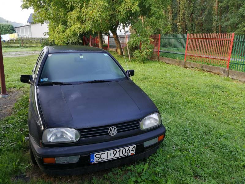 ox_vw-golf-iii-18-benzyna-w-calosci-lub-na-czesci