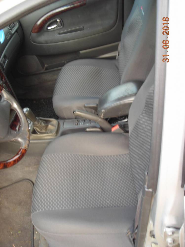 ox_sprzedam-volvo-v40-z-1999-roku-mozliwa-zamiana