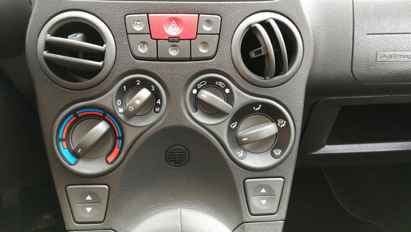 ox_fiat-panda-2011r-benzyna-12-klimatyzacja-nowe-opony