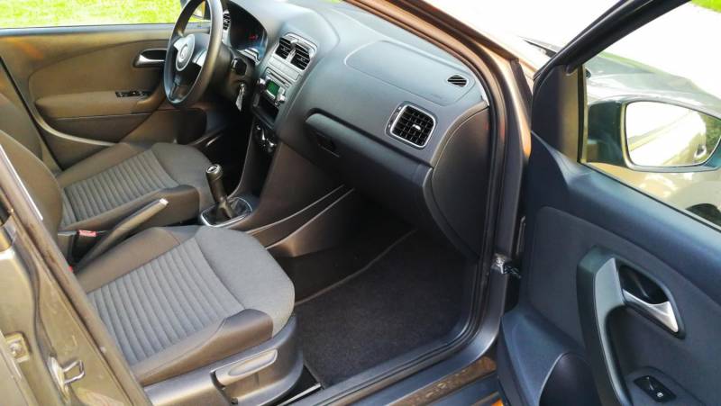 ox_volkswagen-polo-benzyna-14-86km-klima-4xel-szyby-serwis-2010r
