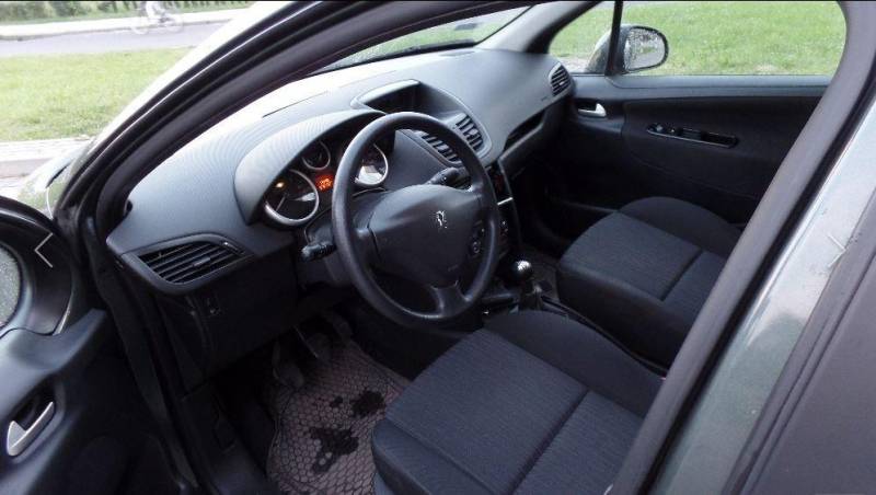 ox_peugeot-207-14-75-km-benzyna-polski-salon