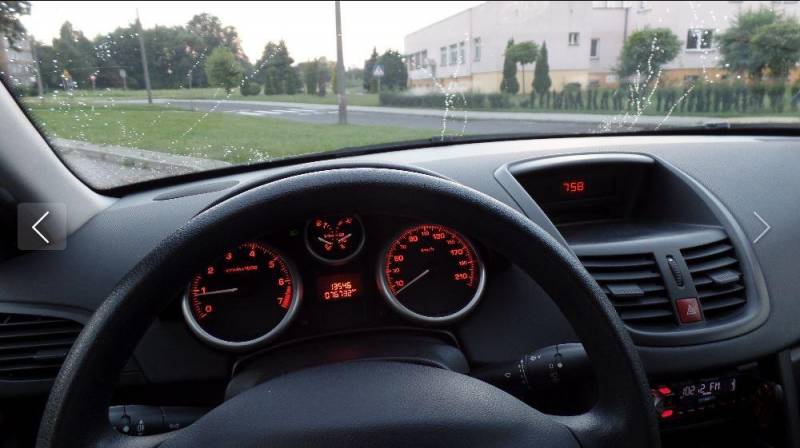 ox_peugeot-207-14-75-km-benzyna-polski-salon