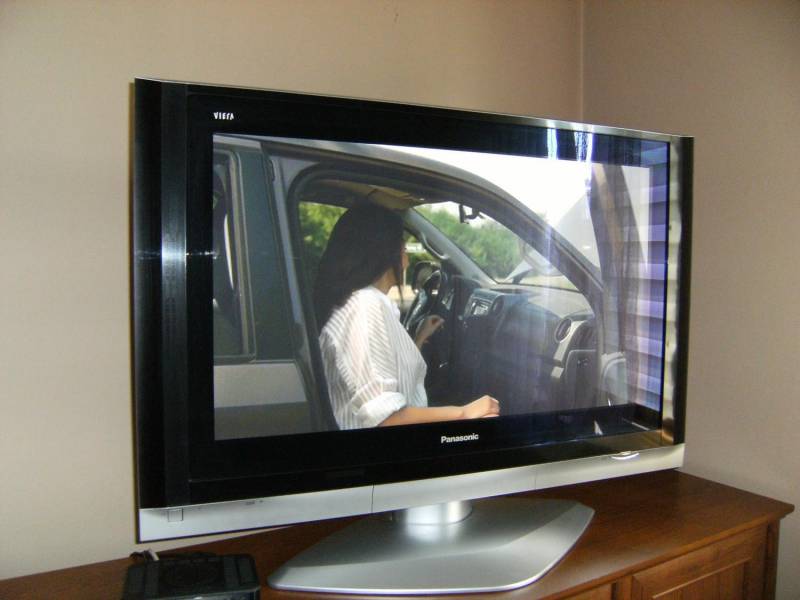 ox_telewizor-37-plazma-panasonic-viera
