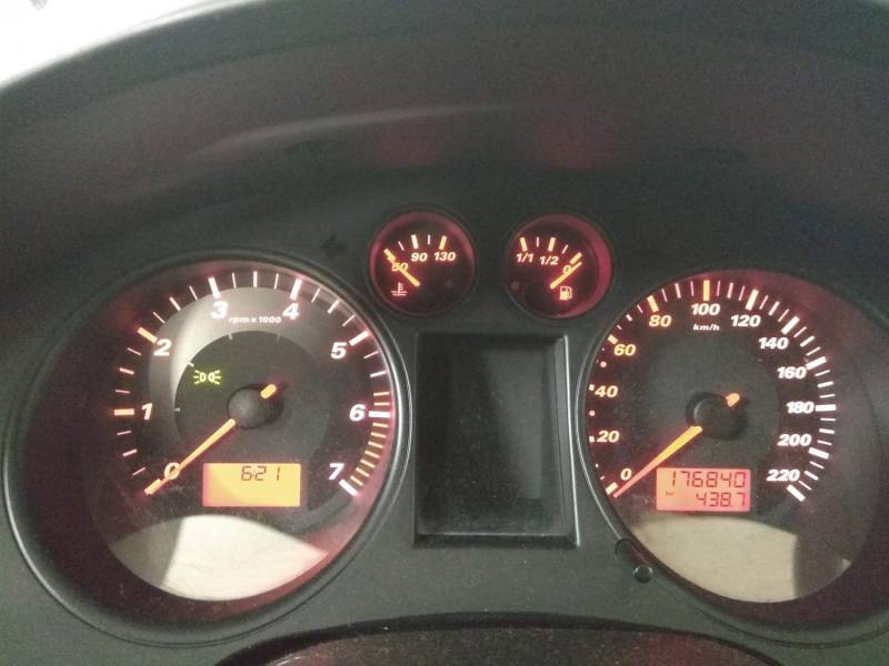 ox_seat-ibiza-iii-12-benz-2002r-klimatyzacja-manualna-sprawna