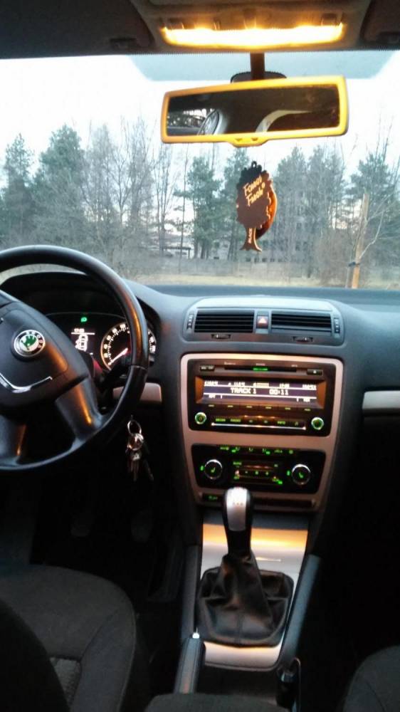 ox_skoda-octavia-4x4-2010-r-16tdi-105km-196-tysprzebieg