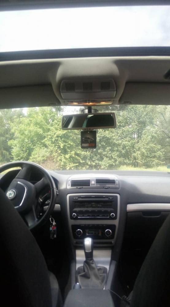 ox_skoda-octavia-4x4-2010-r-16tdi-105km-196-tysprzebieg