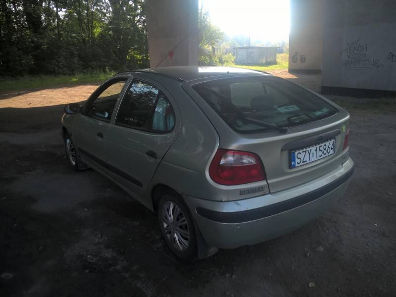 ox_renault-megane-2000r-16-benzyna