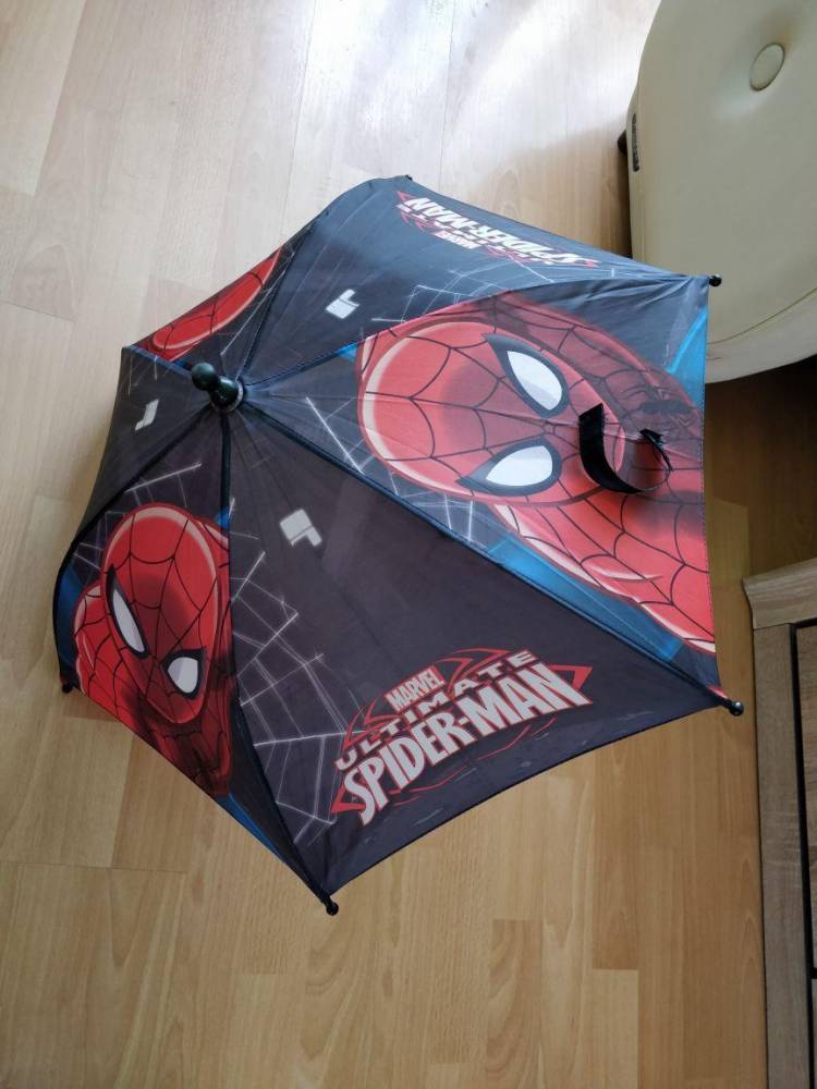 ox_marvel-spiderman-zestaw-teczka-poduszka-lampka-nocna-oraz-parasol