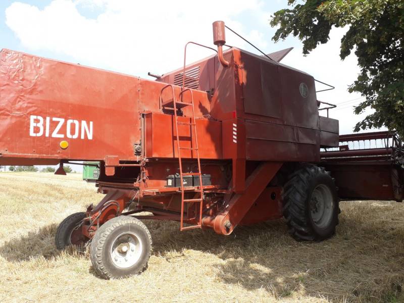 ox_kombajn-bizon-z56