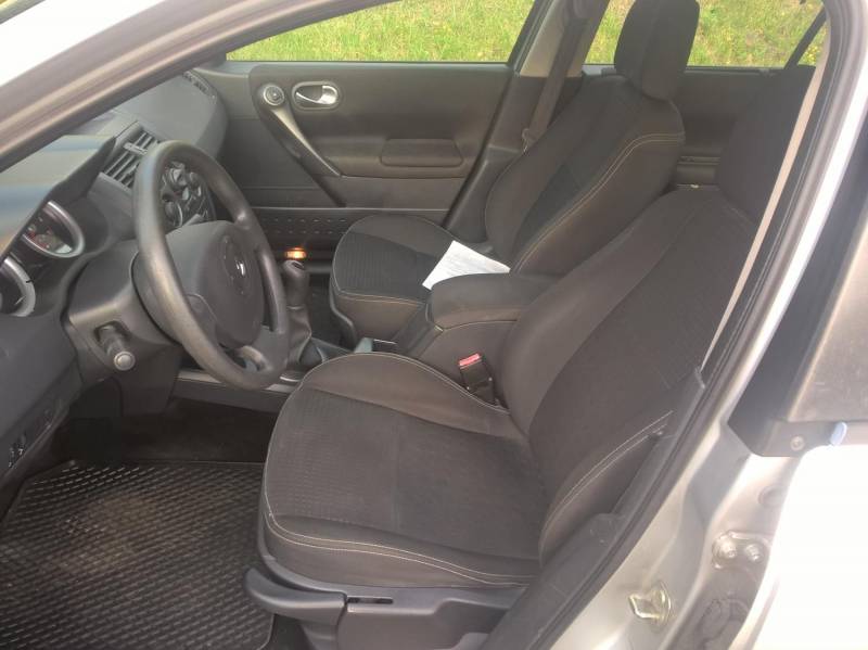 ox_renault-megane-2005r-16-16v-benzyna-klimatyzacja