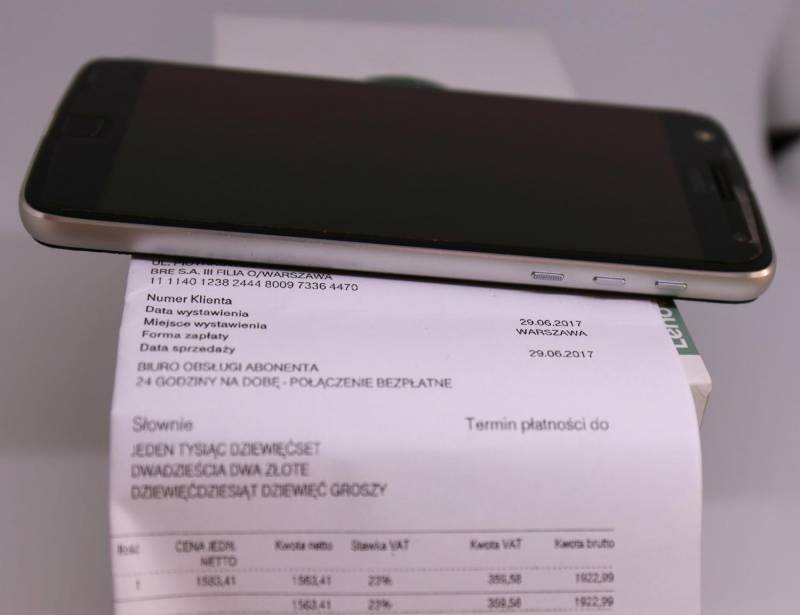 ox_lenovomotorola-moto-z-play-dual-sim-gwarancja
