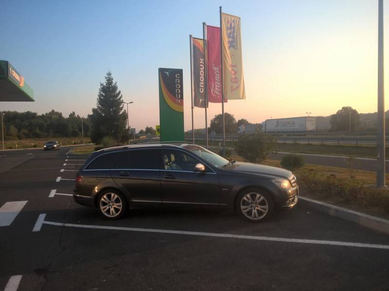 ox_mercedes-w-204combi-2007r-22-cdi-avangarde