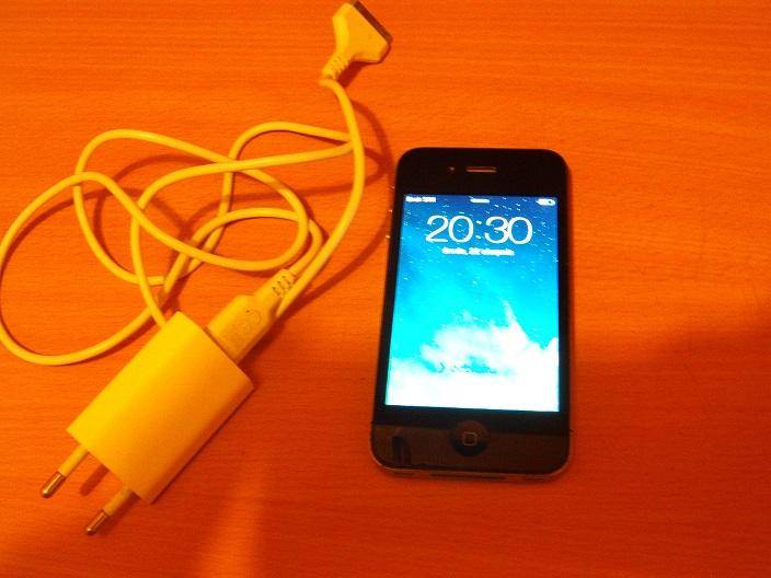 ox_iphone-4-8-gb-bez-blokad